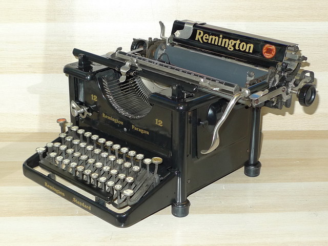 Írógép (Ch. Latham Sholes)