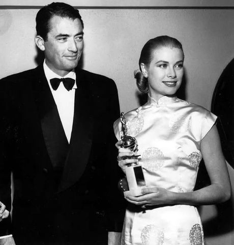 Golden Globe Henrietta Award