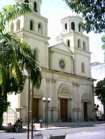 Prestando sus servicios