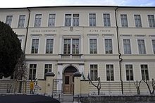 I giorno di scuola elementare alla "E: Frinta" di Gorizia. Classe 1A