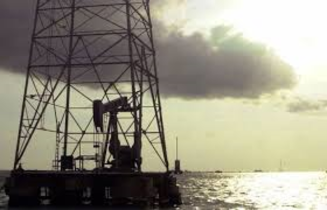 El petróleo ocupa 1er.lugar en exportaciones. Inicia acuñación de 25 MD$ plata