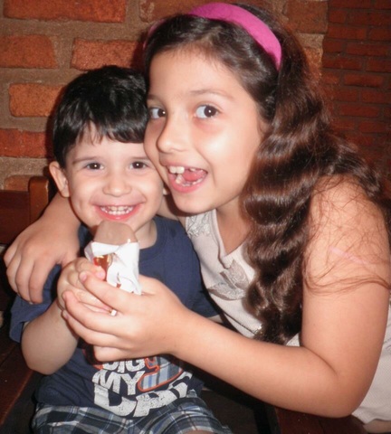 Em um restaurante com o meu irmãozinho