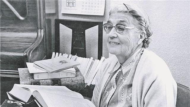 María Moliner, Folologa