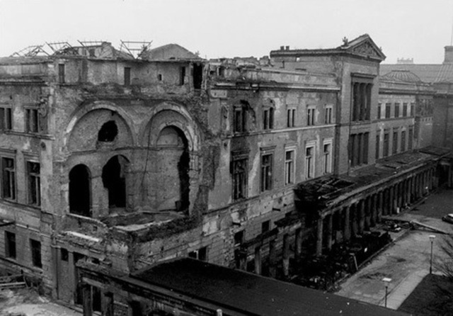 Berlin Museum opens in temporary quarters