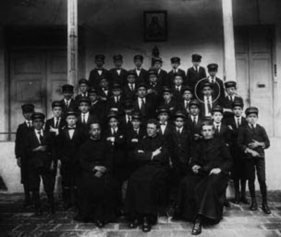 FORMACIÓN VOCACIONAL DEL PADE RAFAEL GARCÍA HERREROS