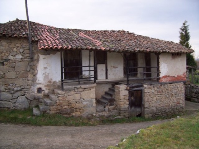 Primera escuela fundada en pamplona