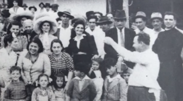 Otogaron titulos al padre Faría.