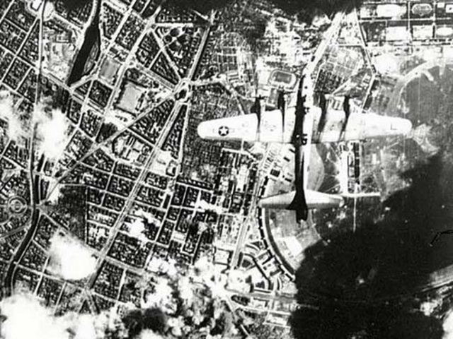 Britain Bomb Berlin