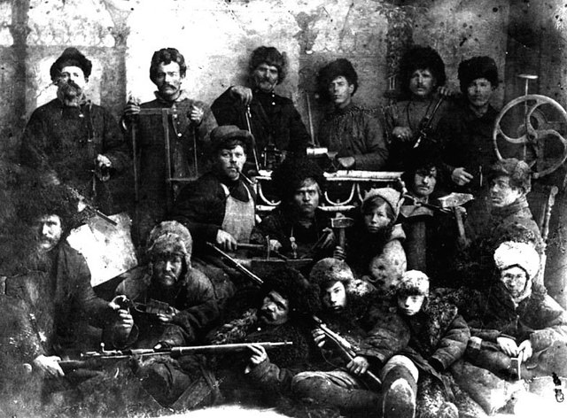 Фотография рабочего момента съемок фильма "Красный газ"