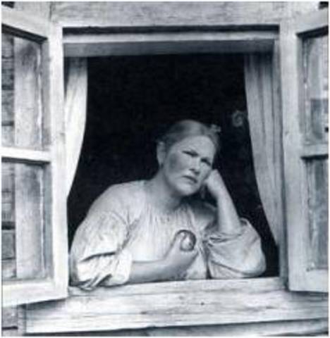 Нина Усатова- жена Незнама, крестьянка