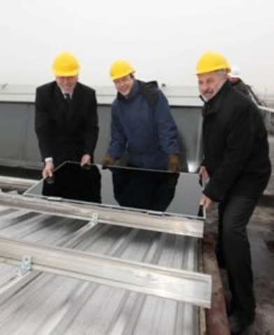 Nuovo impianto fotovoltaico all'Interporto a Bologna: posa il primo pannello