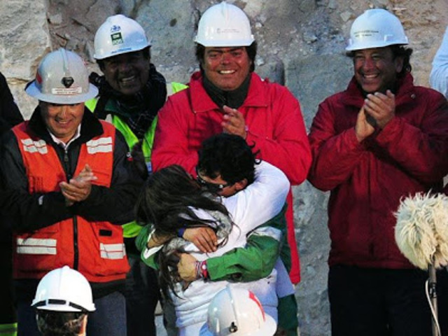 mineiros sao salvos das minas