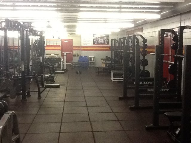 yo levané pesas para el equipped de futbol en la mañana