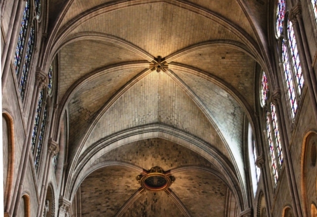 Siglo Xll Gotico temprano o  de transicion  - Basilica Saint Denis