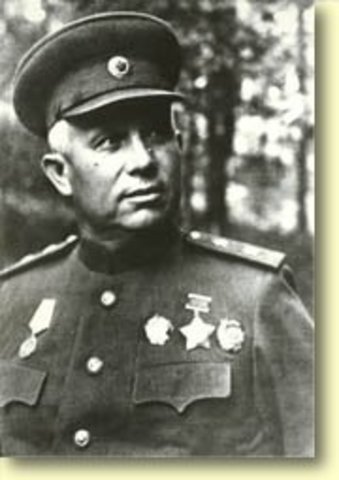 Khrushchev demands NATO withdraw troops from Berlin