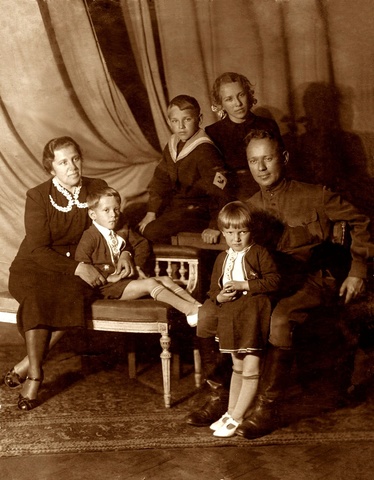 Живёт в ст. Кружилинской