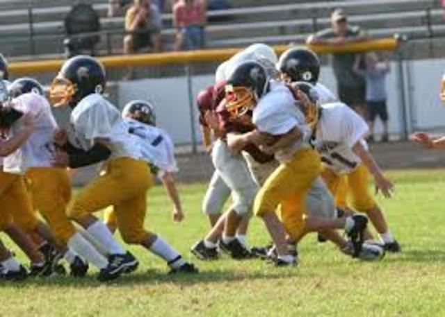 a los 10 años, yo jugué futbol americano.