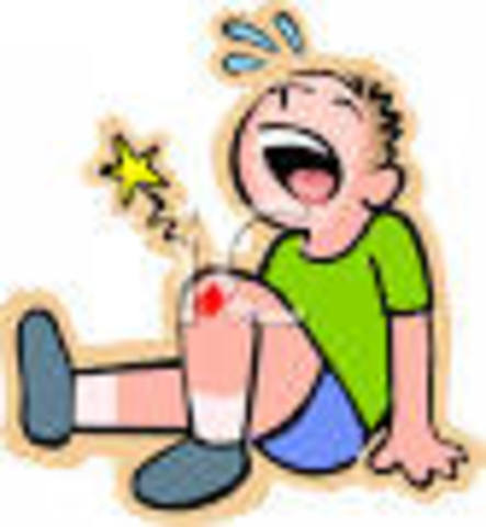 Yo me corté mi rodilla con un cuchillo.