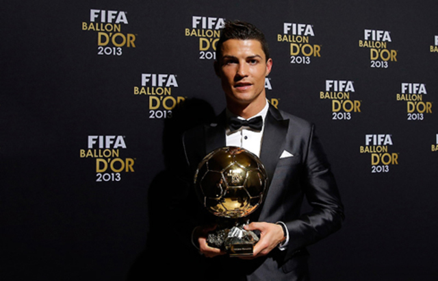 CR7 ganha bola de ouro