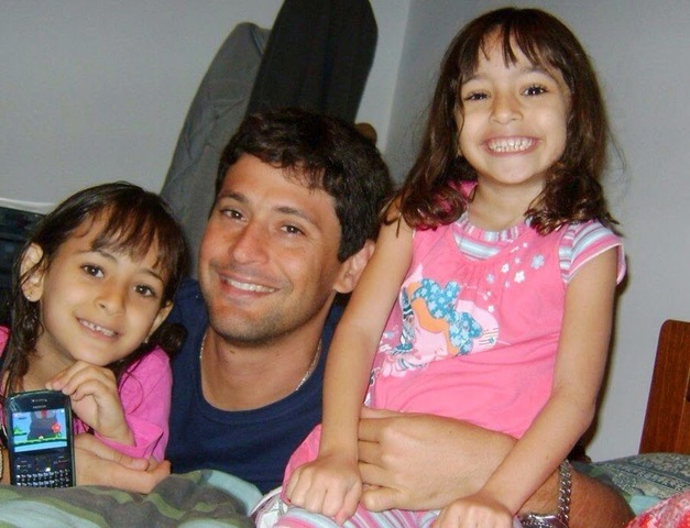 Dália com o tio e irmã