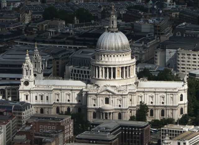 He had moved north of the river again, to an area north of St Paul's Cathedral
