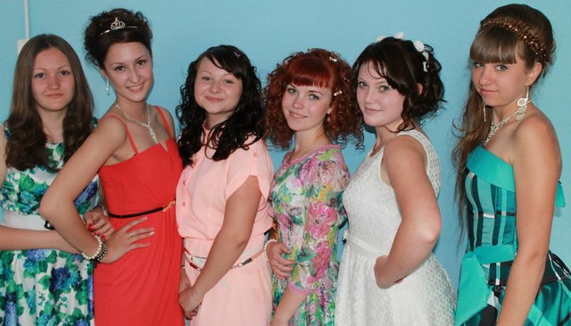 Наши красавицы - девятиклассницы!