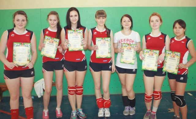 Наша спортивная волейбольная команда - чемпионы района