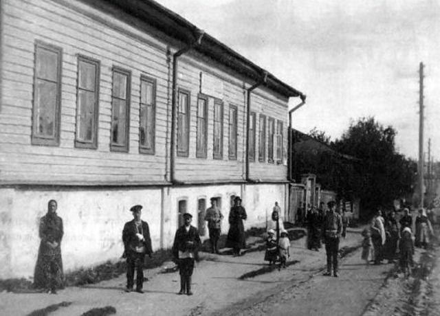 Начало учебы в городском шестиклассном училище