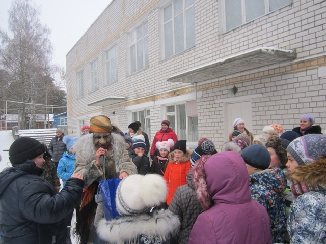 Новогодняя прогулка в лес с Бабой Ягой.