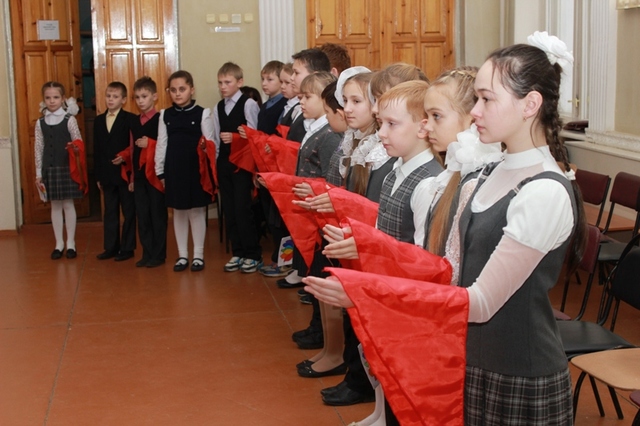 Вступление в ряды школьной детской организации "Дружба"