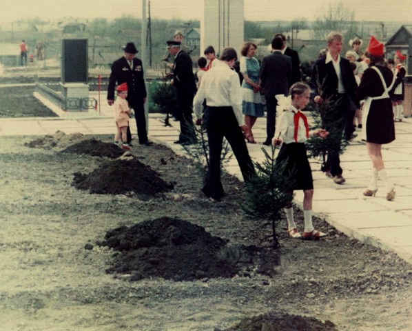 Открытие обелиска "Вечная слава героям!"