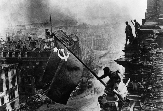 Tropas Soviéticas toman Belín