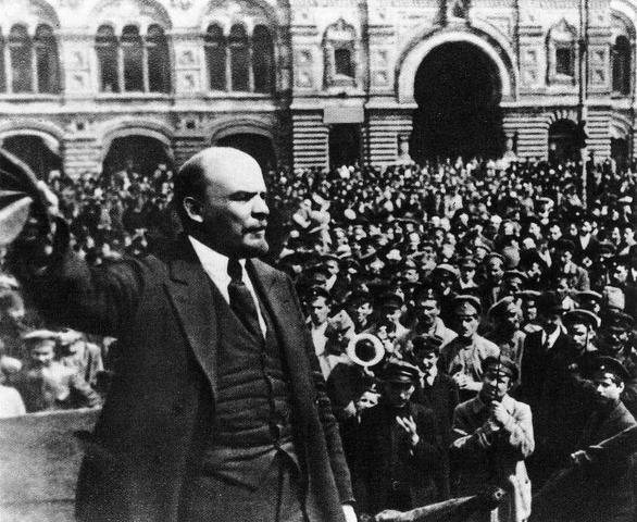 Lenin returns to Russia