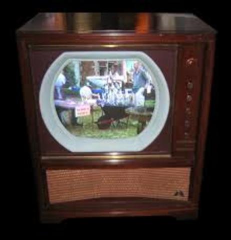 first color picture tv