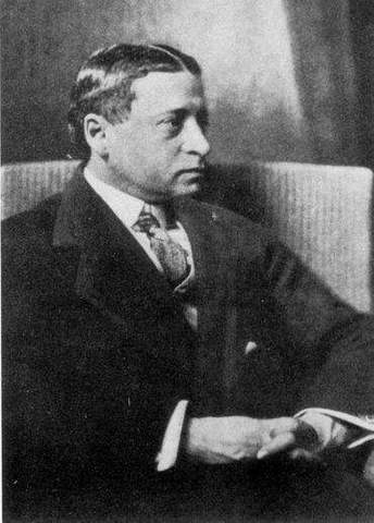 Megírja a Könnyű, fehér ruhában című verset