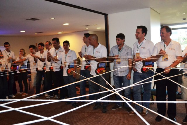 kurt e Littip realizaram a pesquisa da Dinâmica de Grupo