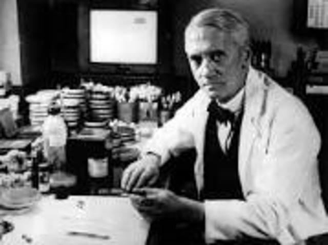 Александ Флеминг открыл пенициллин