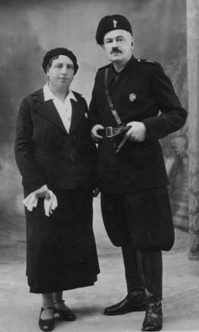 il regime controlla l'insegnamento