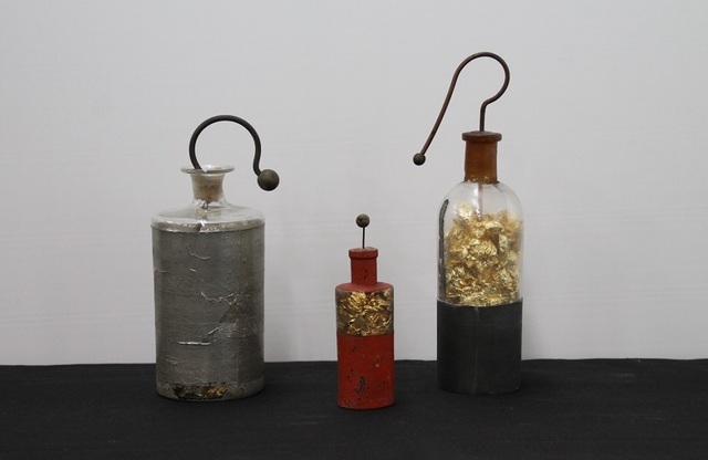 PRIMER DISPOSITIVO PARA ALMACENAR CARGAS ELÉCTRICAS