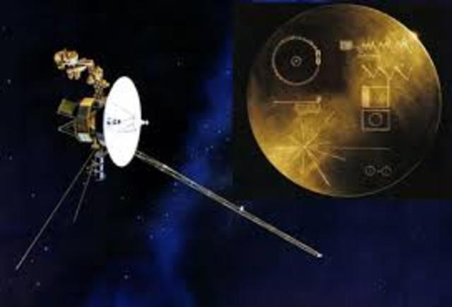 Voyager passerer saturn