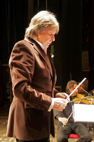 NASCE GIANNI EPHRIKIAN