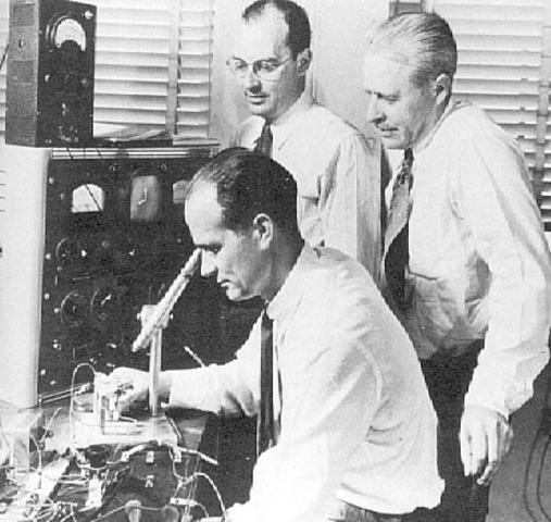 First commercial radio-telephone service