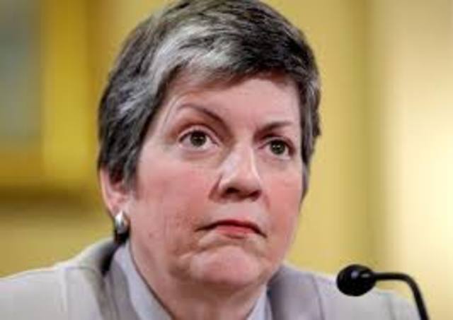 Napolitano tours border