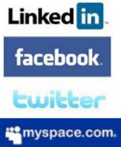 Nacen MySpace, linkedln y facebook