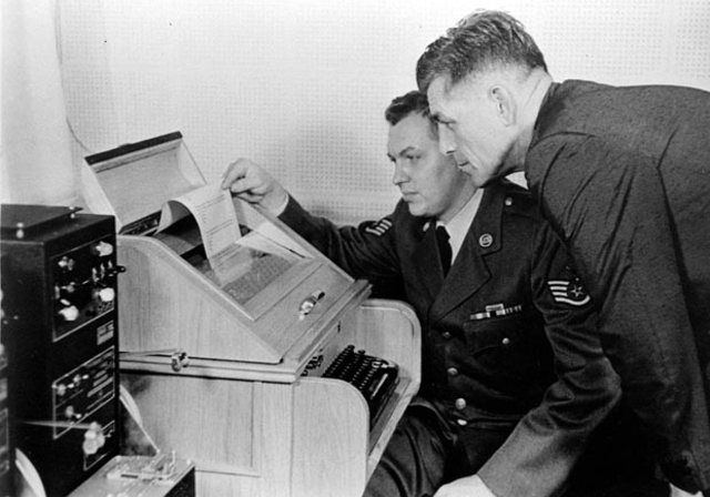 Washington-Moscow Hotline Established