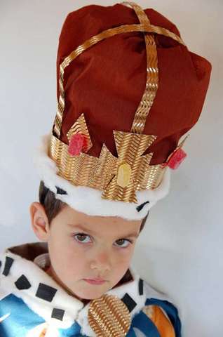 NUEVO REY. (SOCIAL Y POLÍTICO)