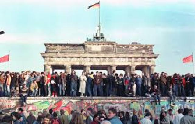 the fall of the berlin wall