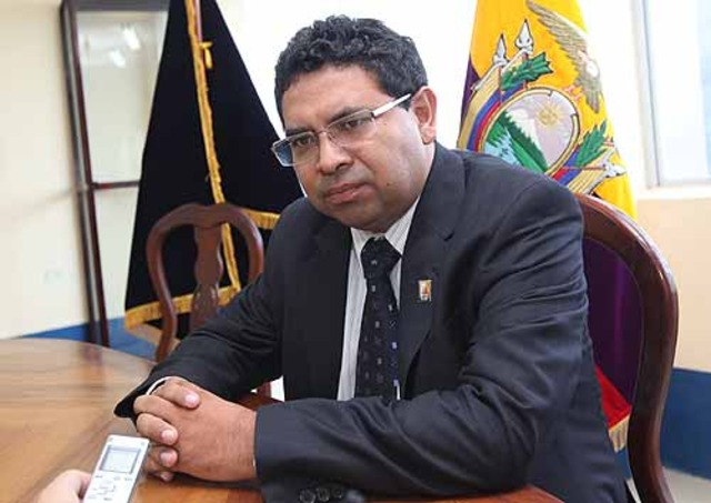 Se ratifica orden de prisión en contra de Santos