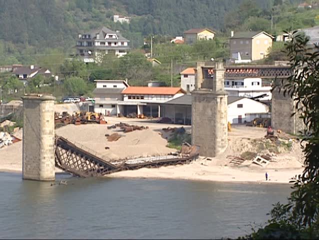Hintze-Ribeiro Bridge Collapse
