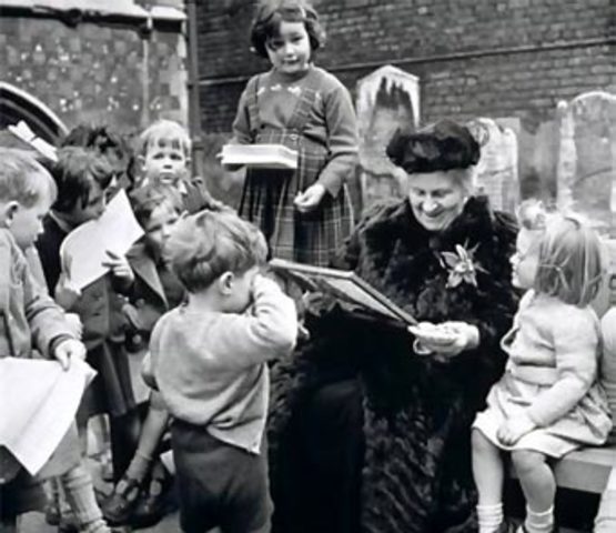 Maria montessori establcio la primera casa deniños, casa de bambini en roma